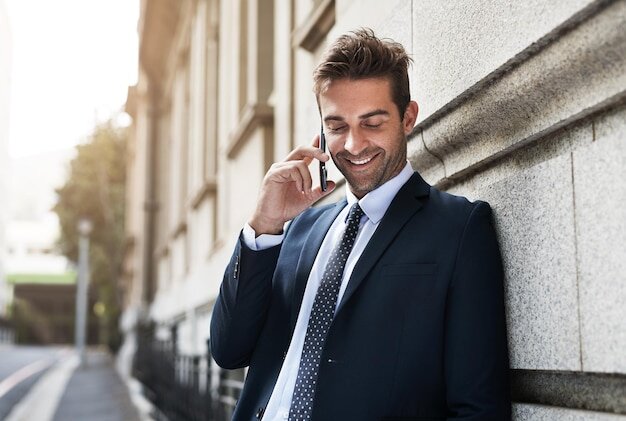 Baiat dragut imi caut jumatatea.